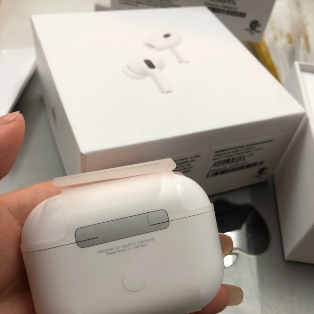 AirPods Pro 2 Style Earbuds – MagSafe Wireless Charging Case (Lightning) Bundle